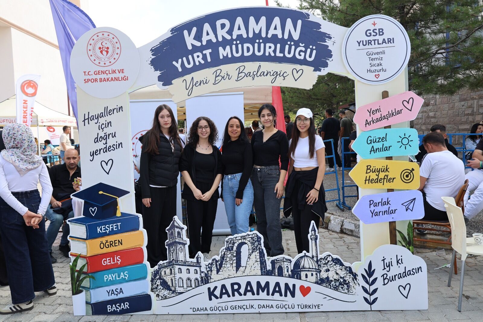 Karamanda Universite Ogrencilerine Sicak Karsilama (2)