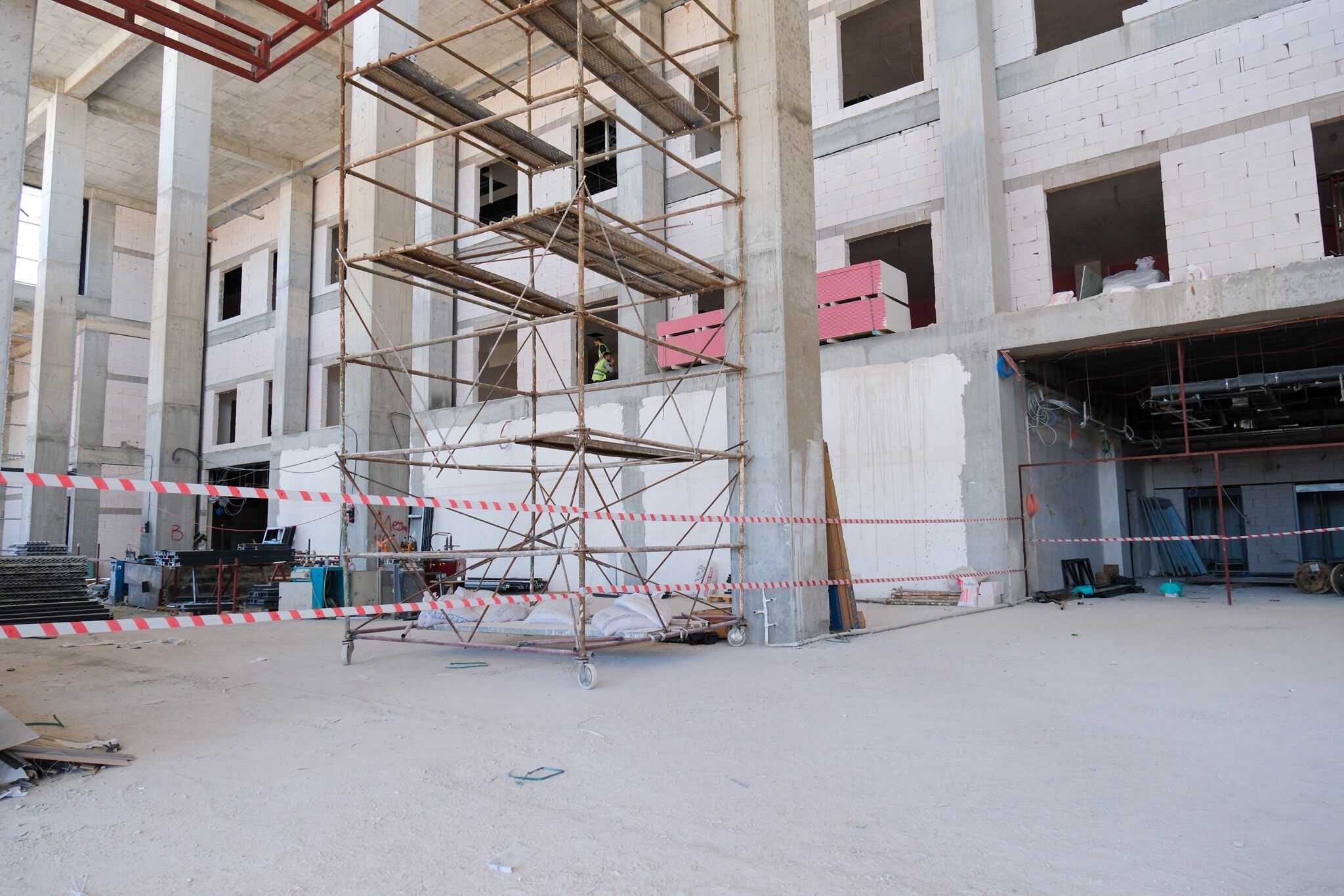Karamanin Merak Ettigi Hastane Ek Binasinda Son Durum (1)