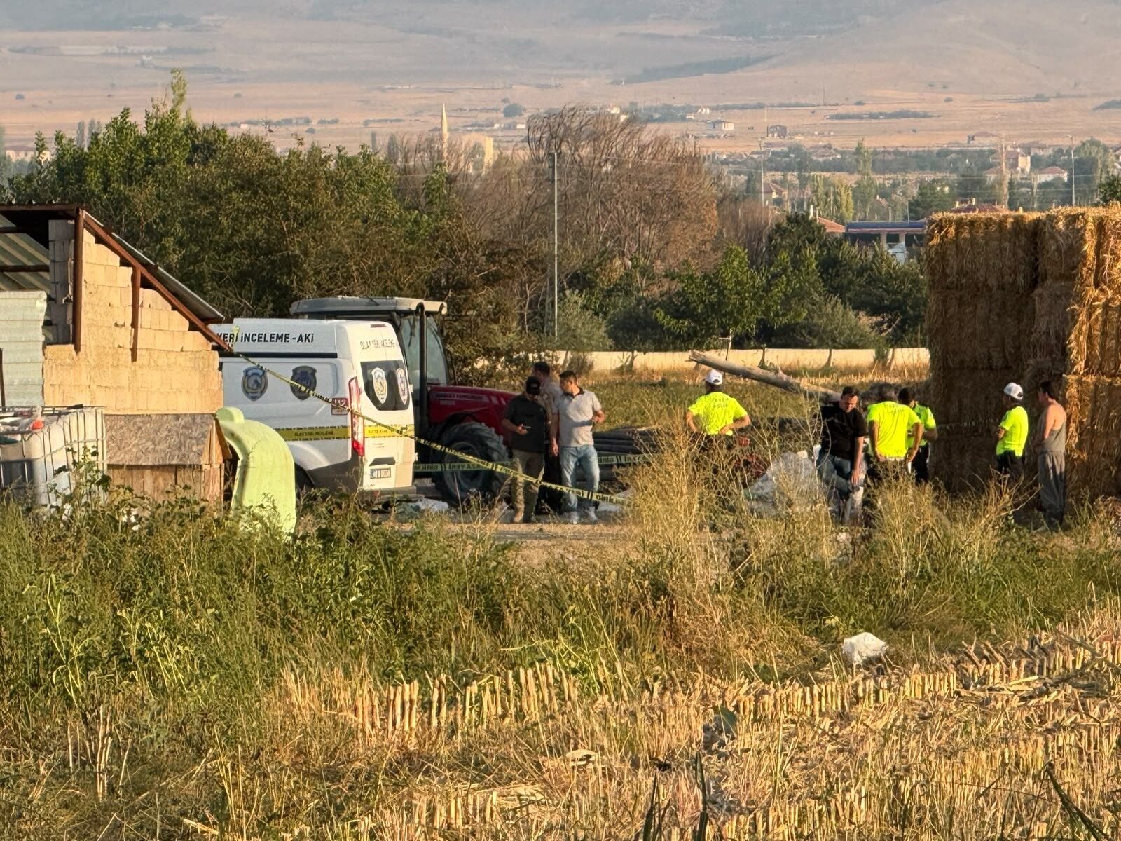Konyada Traktorun Altinda Kalan 4 Yasindaki Cocuk Hayatini Kaybetti (3)