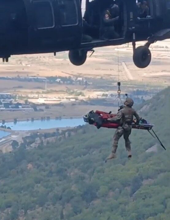 Magarada Korku Dolu Anlar Kadin Helikopterle Kurtarildi (2)
