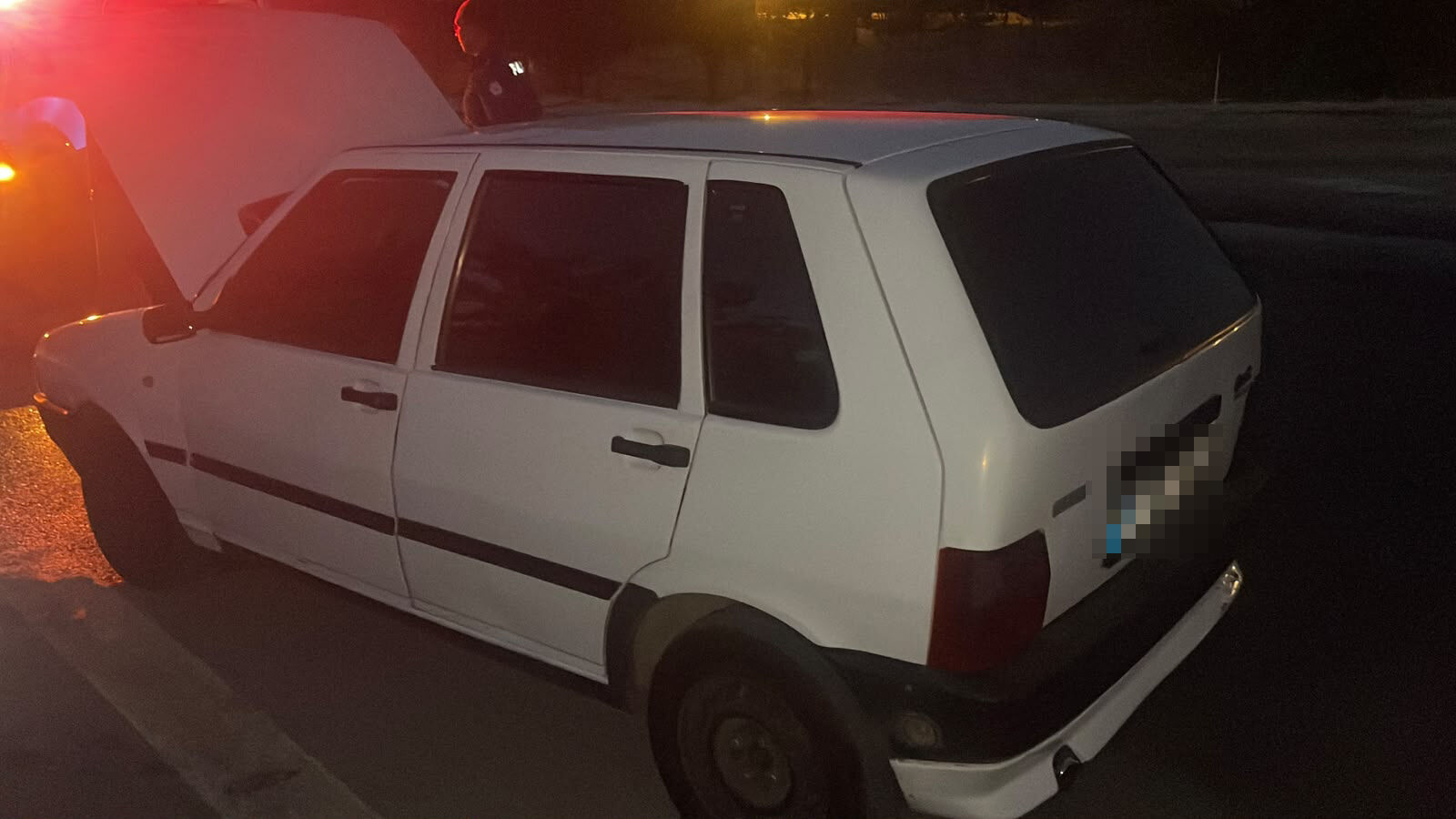 Seyir Halindeki Otomobil Motor Kismindan Alev Aldi (1)