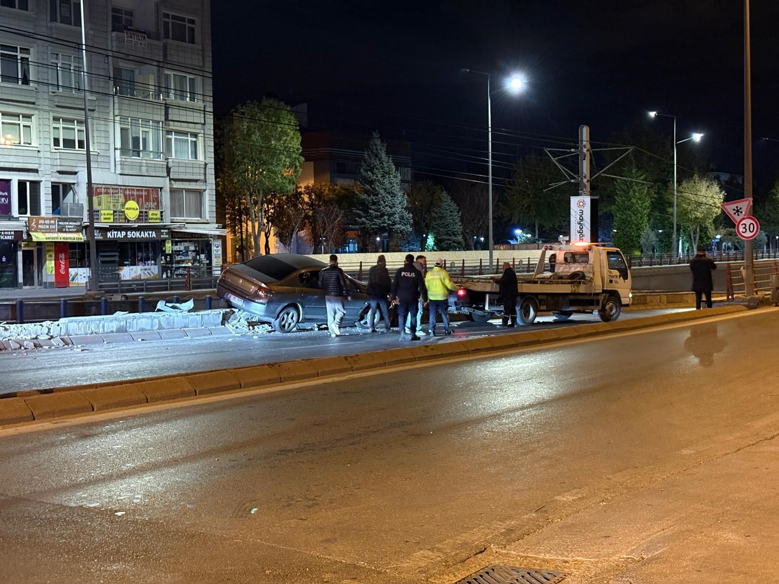 Alkollu Surucunun Teskilat Misiniz Sorusuna Polisten Dikkat Ceken Cevap (1)