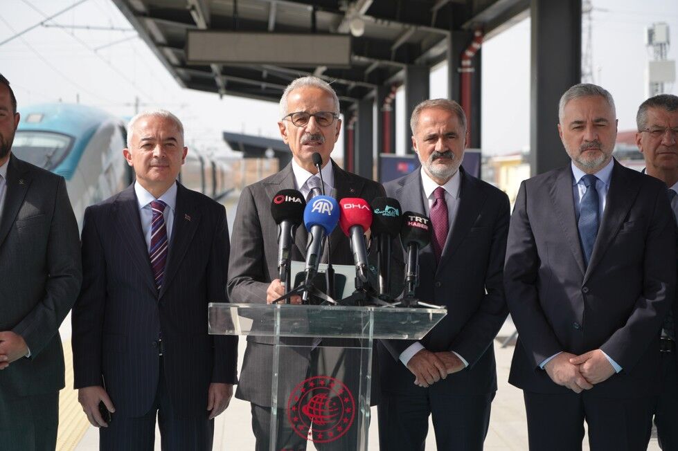 Bakan Uraloglundan Karaman Ulukisla Hizli Tren Hatti Aciklamasi 2028 Hedefi1