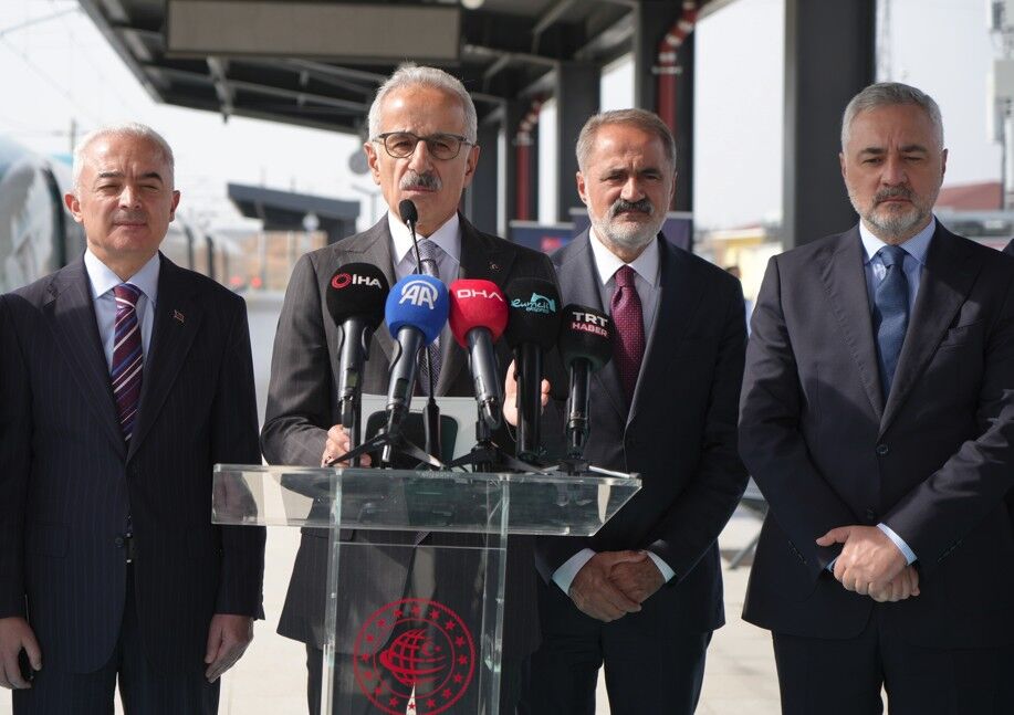 Bakan Uraloglundan Karaman Ulukisla Hizli Tren Hatti Aciklamasi 2028 Hedefi5