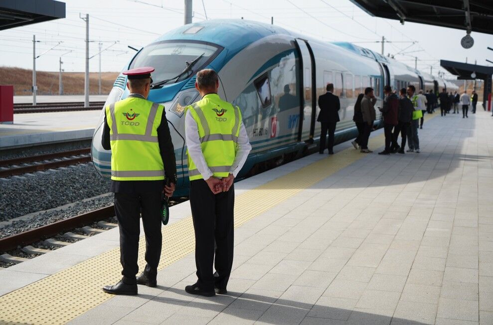 Bakan Uraloglundan Karaman Ulukisla Hizli Tren Hatti Aciklamasi 2028 Hedefi6