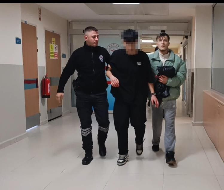 Bursada Kiz Meselesi Iddiasi Kanli Bitti 18 Yasindaki Emre Oldu 2 Yarali (1)