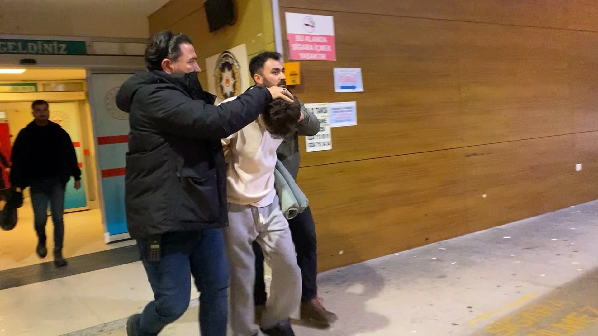 Bursada Kiz Meselesi Iddiasi Kanli Bitti 18 Yasindaki Emre Oldu 2 Yarali (2)