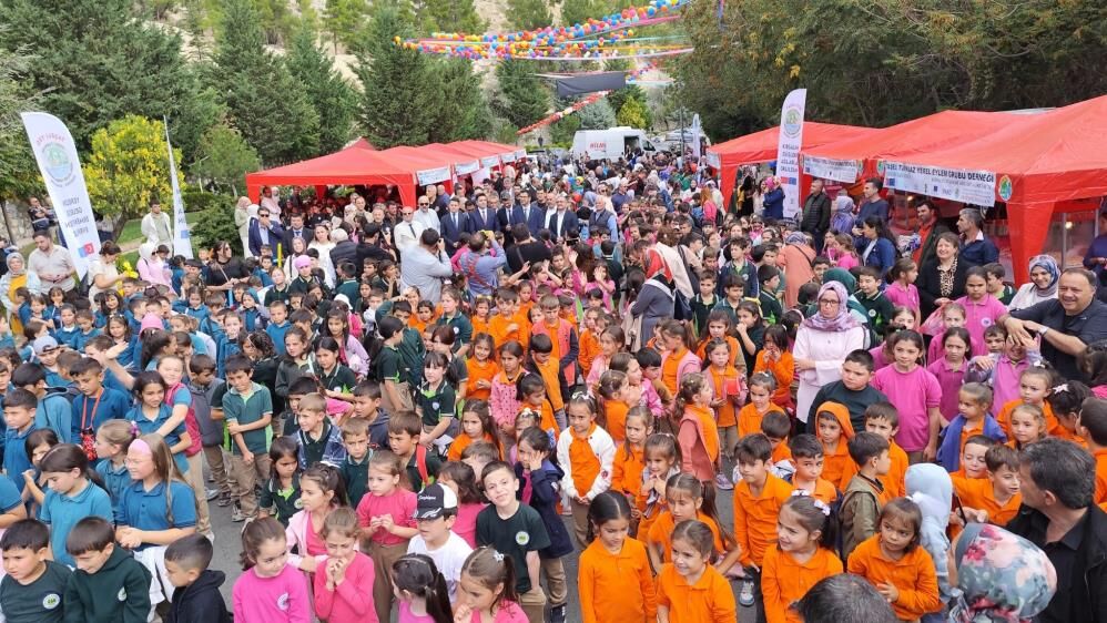 Ermenekte Dev Cocuk Senligi Yaklasik 1300 Ogrenci Doyasiya Eglendi2