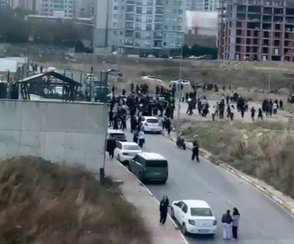 Esenyurtta Lisede Kavga Ekipler Sevk Edildi (1)