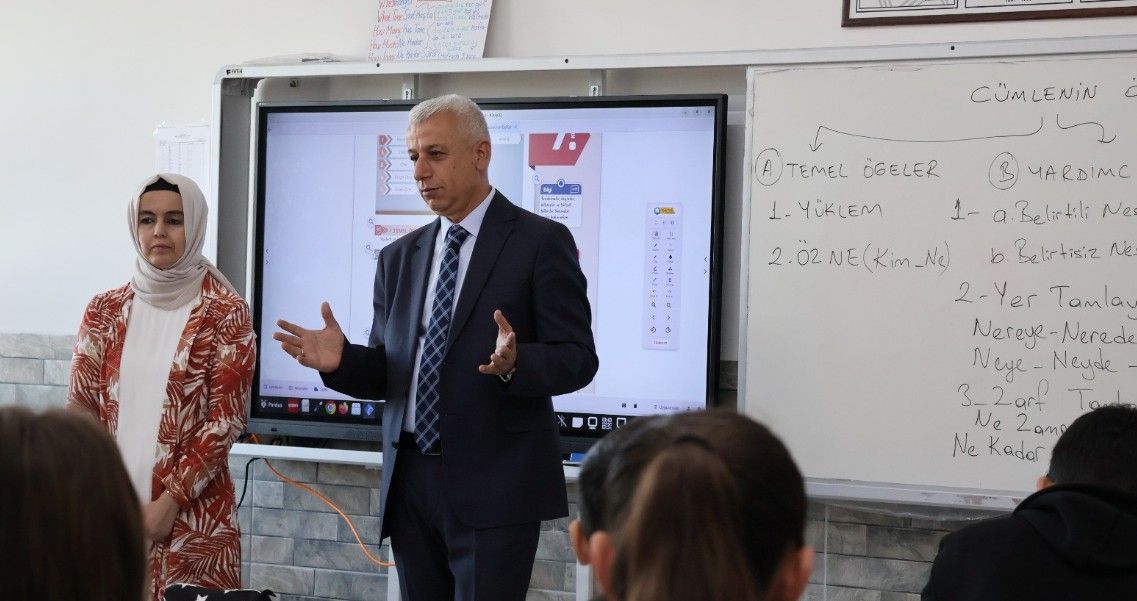 Il Muduru Kilinc Sehit Ahmet Sari Ortaokulunu Ziyaret Etti1