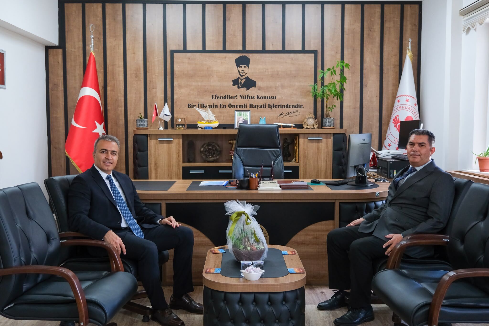 Karaman Valisi Cicek Valilik Bunyesindeki Birimleri Ziyaret Etti (1)