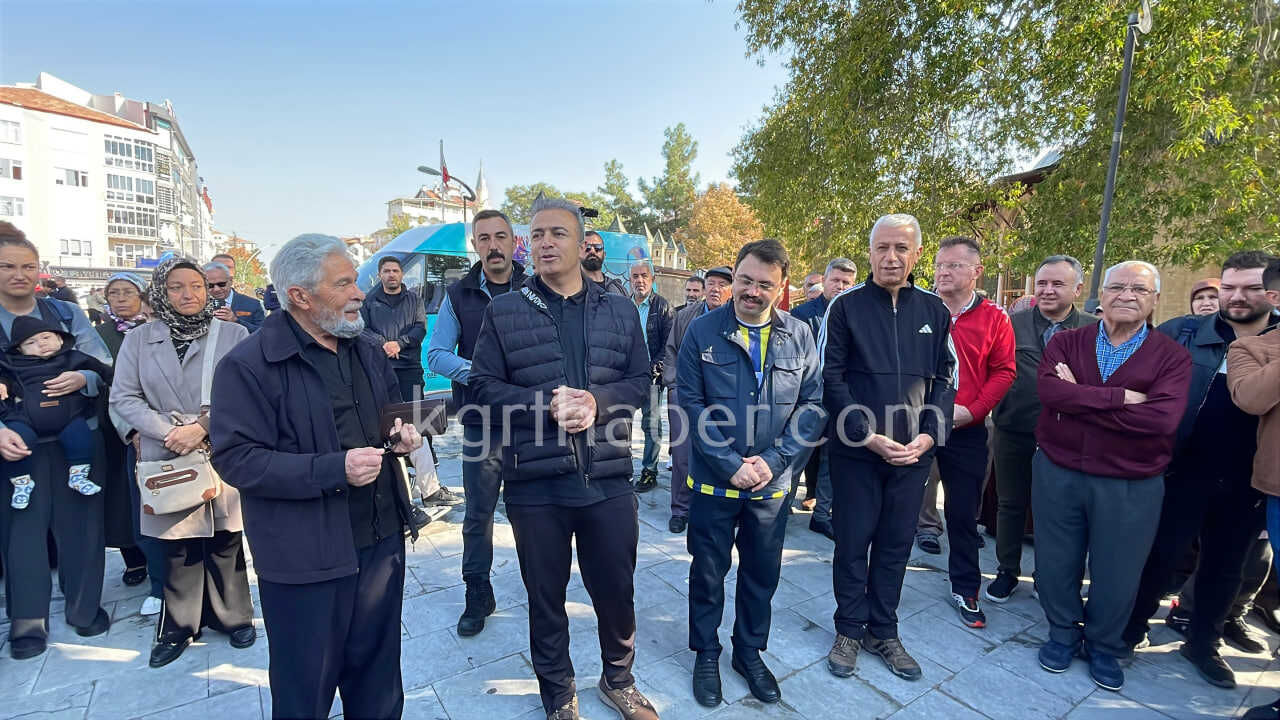 Karaman Valisi Hayrettin Cicek Umre Yolcularini Dualarla Ugurladi1