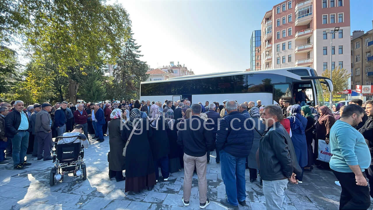 Karaman Valisi Hayrettin Cicek Umre Yolcularini Dualarla Ugurladi3