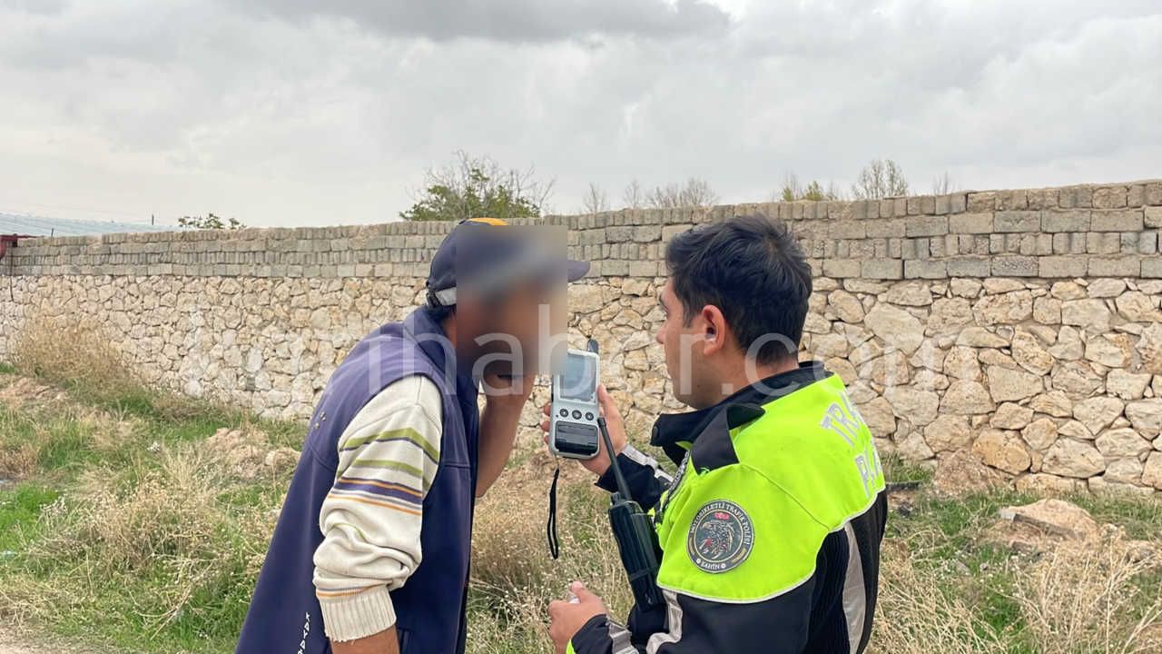 Karaman’da Alkollü Sürücünün Kullandığı Kamyonet Polis Otosuyla Çarpıştı 2 Polis Yaralı4
