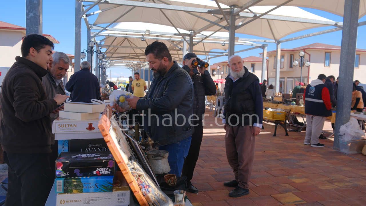 Karaman’da Antika Ve Ikinci El Eşya Pazarı Kuruldu Fiyatlar 10 Liradan 100 Bin Liraya Kadar Çıkıyor13