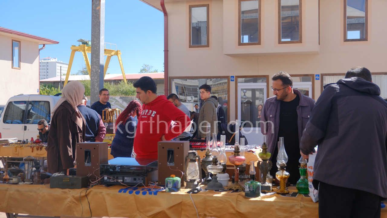 Karaman’da Antika Ve Ikinci El Eşya Pazarı Kuruldu Fiyatlar 10 Liradan 100 Bin Liraya Kadar Çıkıyor4