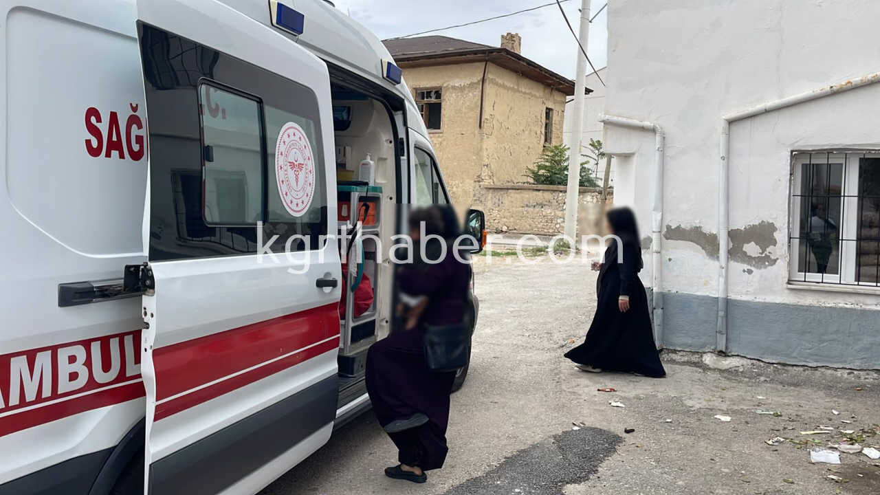 Karamanda Balkondan Dusen 2 Yasindaki Cocuk Yaralandi2