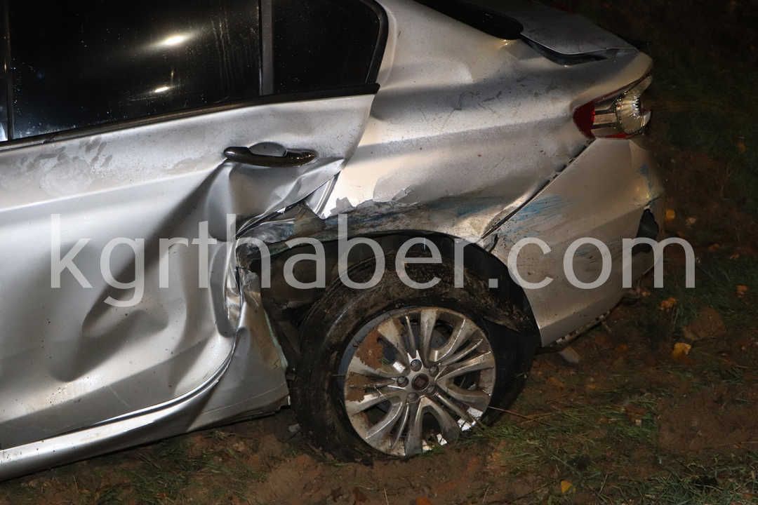 Karamanda Carpisan Otomobillerden Biri Bahceye Uctu 4 Yarali11