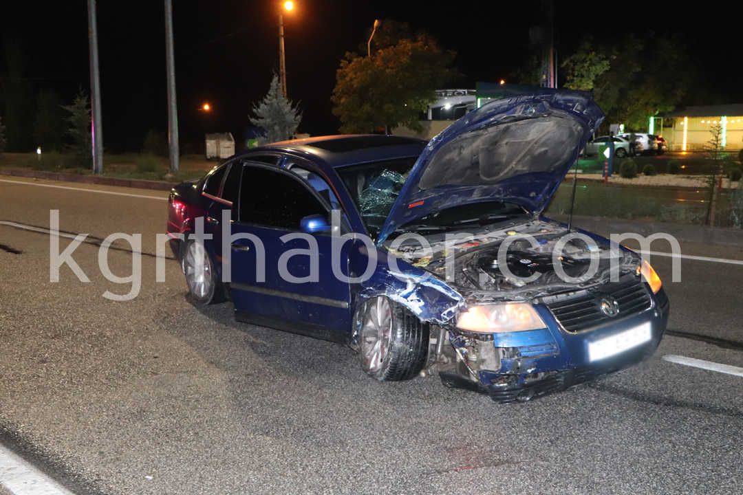 Karamanda Carpisan Otomobillerden Biri Bahceye Uctu 4 Yarali7