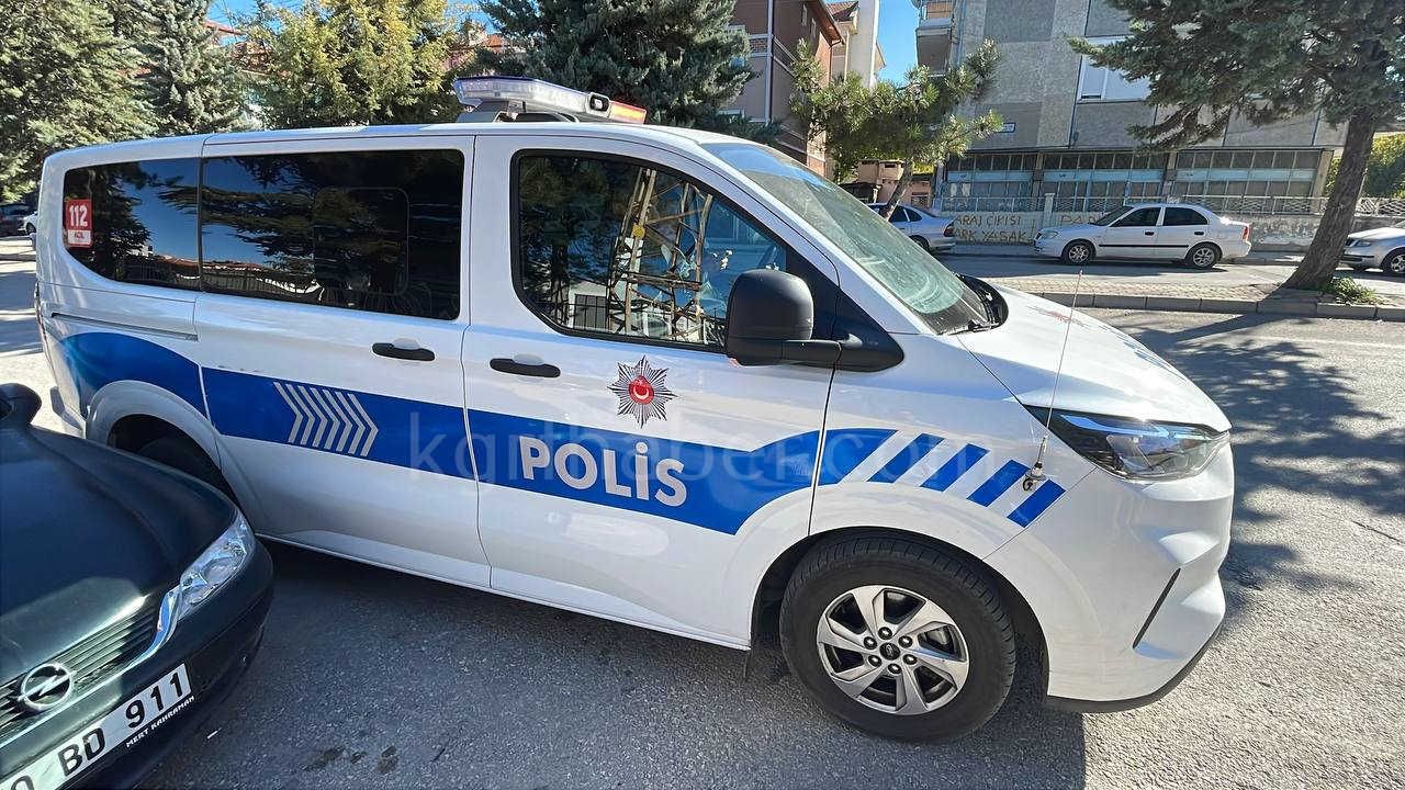 Karamanda Cati Tamiri Yapan Isci Yuksekten Duserek Yaralandi (2)