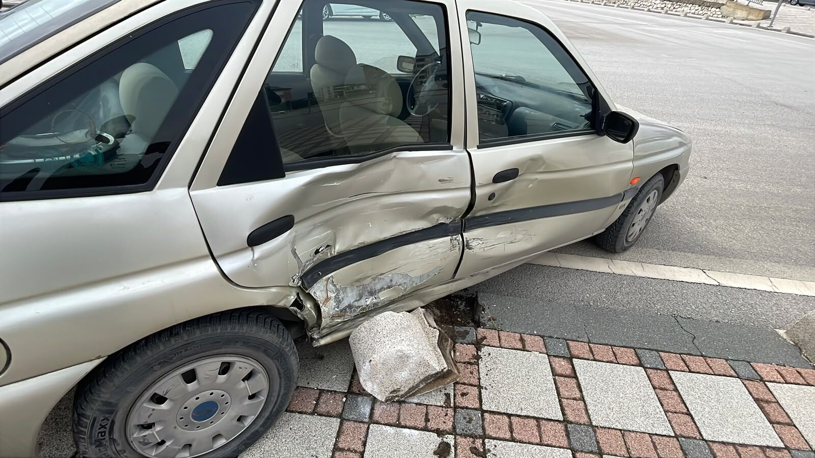 Karamanda Cip Ile Otomobil Carpisti 2 Yarali (1)