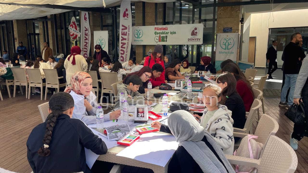 Karamanda Cocuklar Filistin Icin Cizdi7