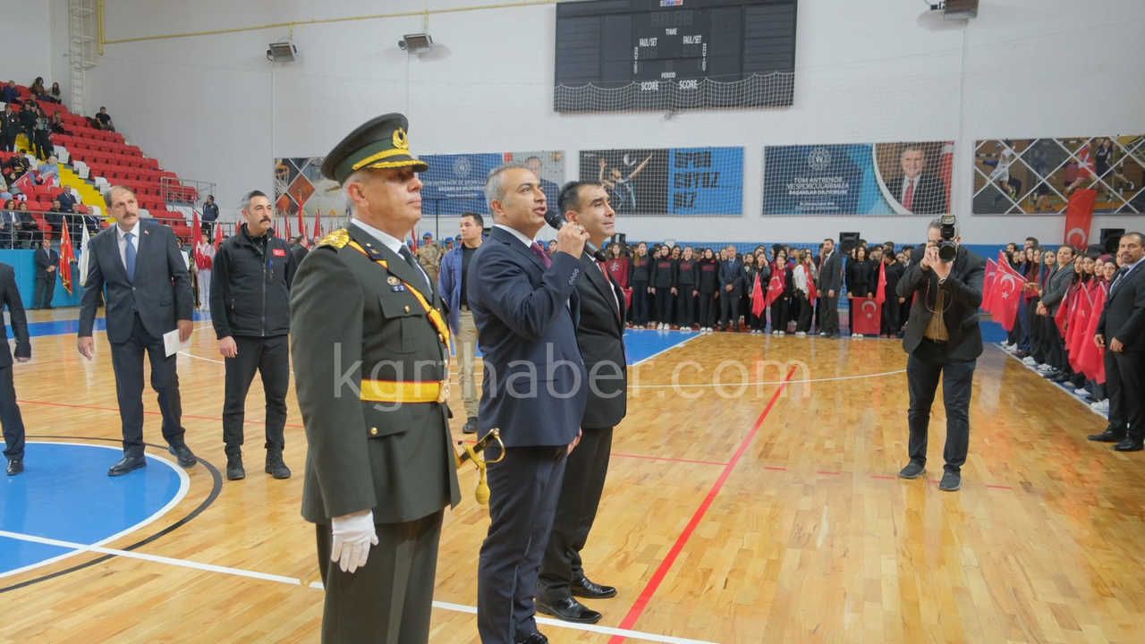 Karamanda Cumhuriyet Bayrami Coskuyla Kutlandi5