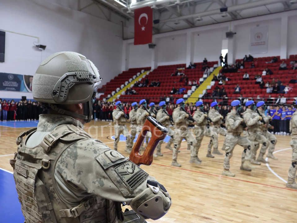 Karamanda Cumhuriyet Bayrami Coskuyla Kutlandi9