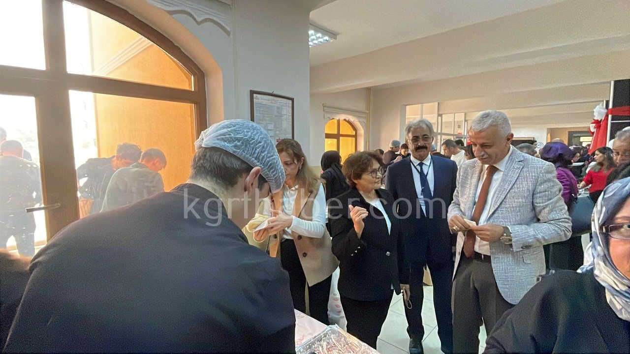 Karamanda Cumhuriyet Bayramina Ozel Kermes Duzenlendi0