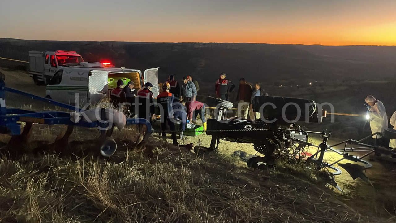 Karaman'da Devrilen Traktörün Altında Kalan Sürücü Hayatını Kaybetti Oğlu Sinir Krizi Geçirdi12