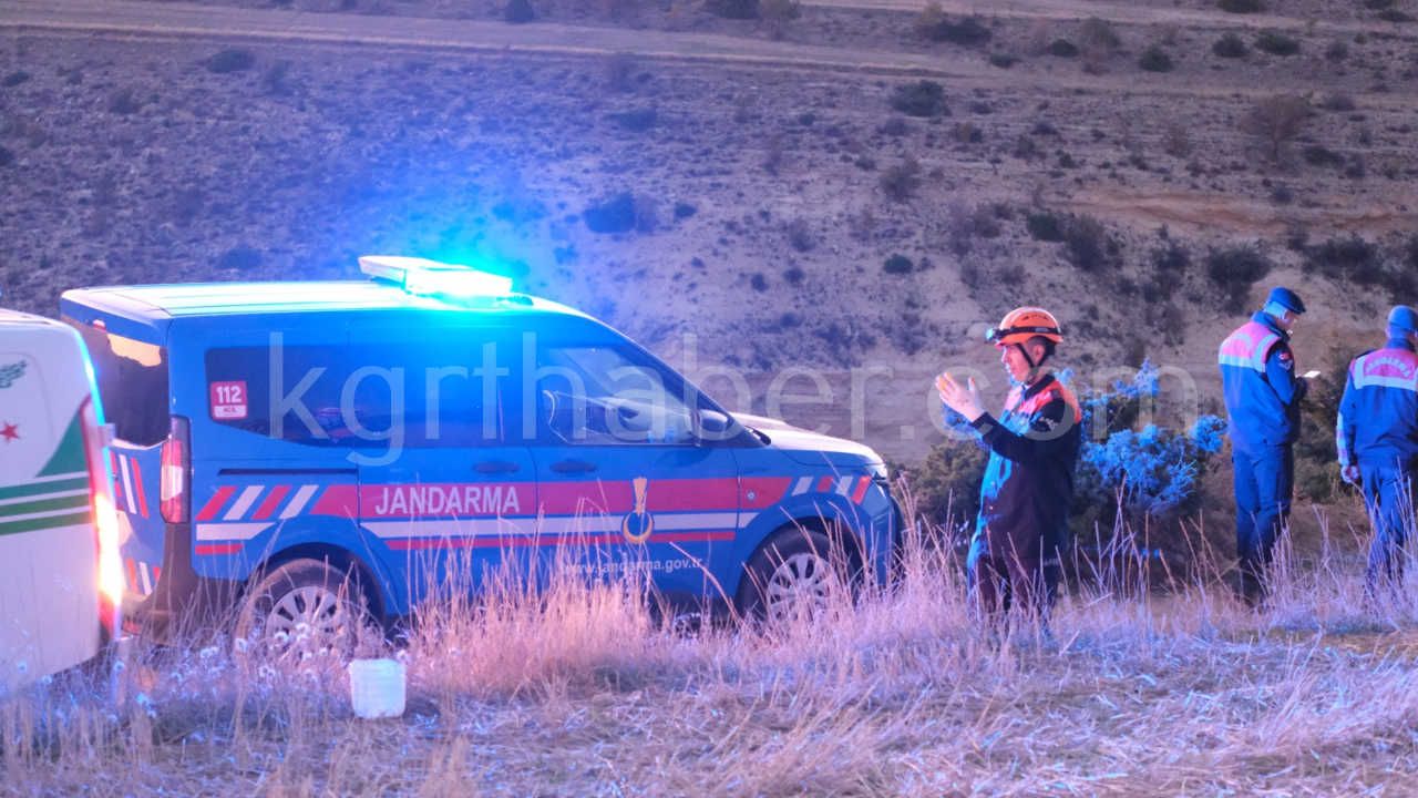 Karaman'da Devrilen Traktörün Altında Kalan Sürücü Hayatını Kaybetti Oğlu Sinir Krizi Geçirdi5