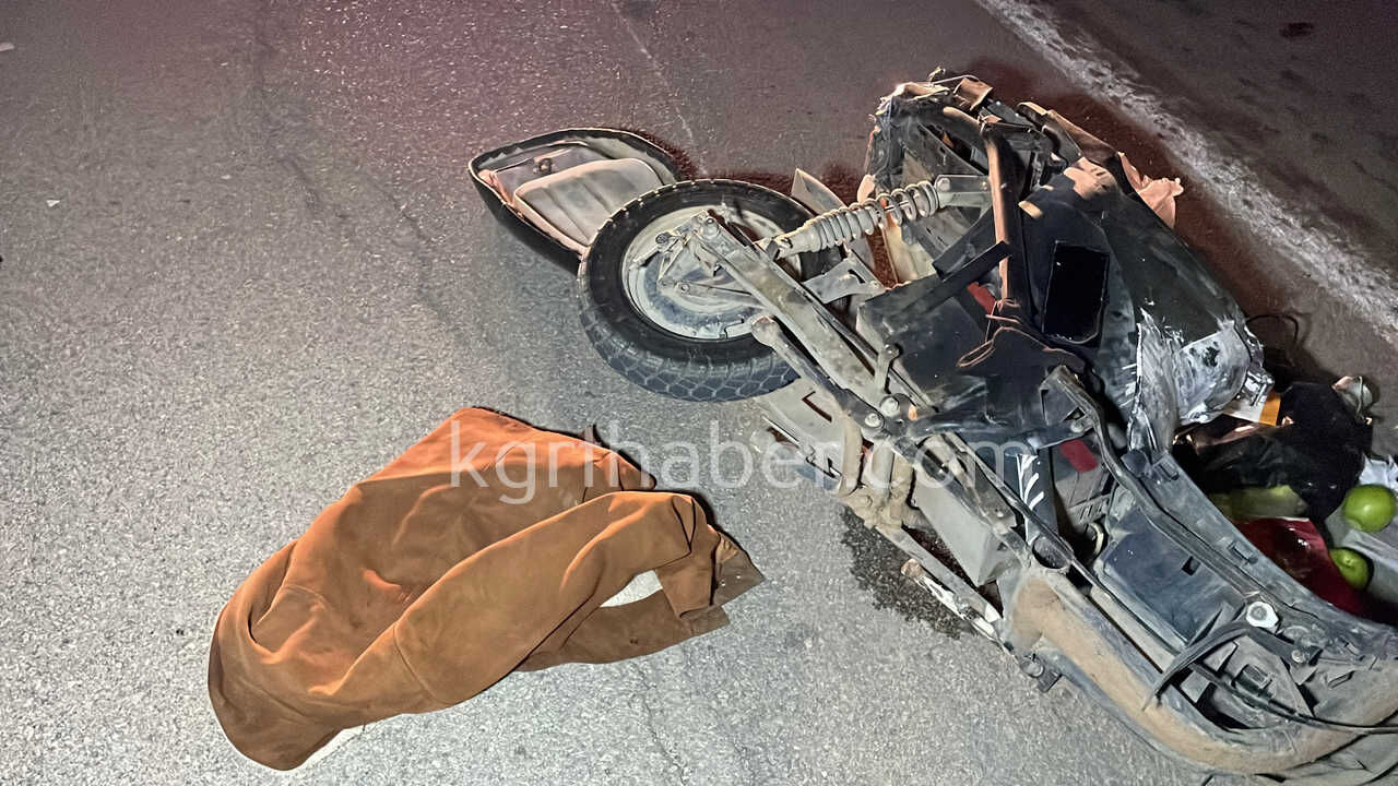 Karamanda Elektrikli Bisiklet Yayaya Carpti 2 Yarali0