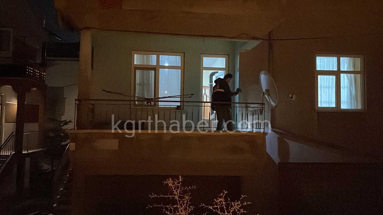 Karamanda Gece Yarisi Akilalmaz Olay 2 Kisi Hastanelik Oldu9