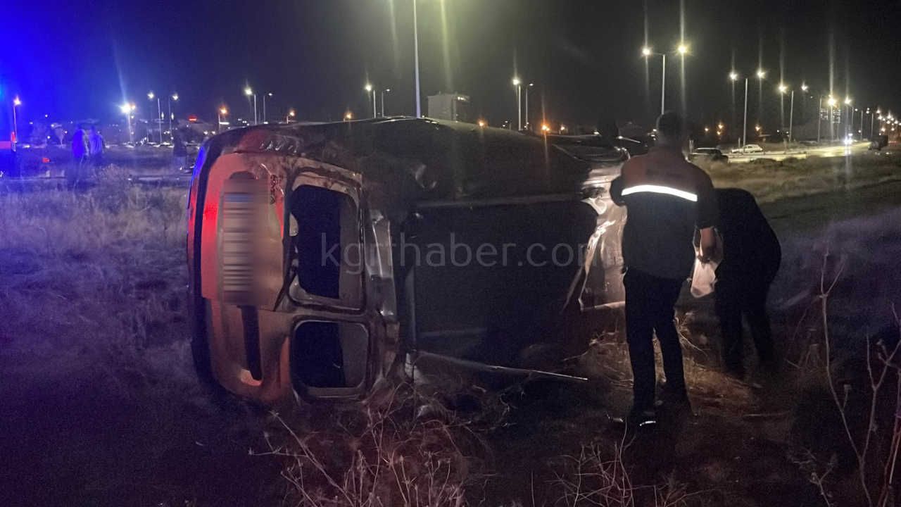 Karamanda Hafif Ticari Arac Karsi Seride Gecerek Sarampole Takla Atti 1 Yarali5