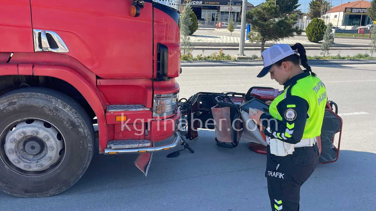 Karamanda Kamyonla Carpisan 3 Tekerlekli Bisiklet 10 Metre Suruklendi 2 Yarali10