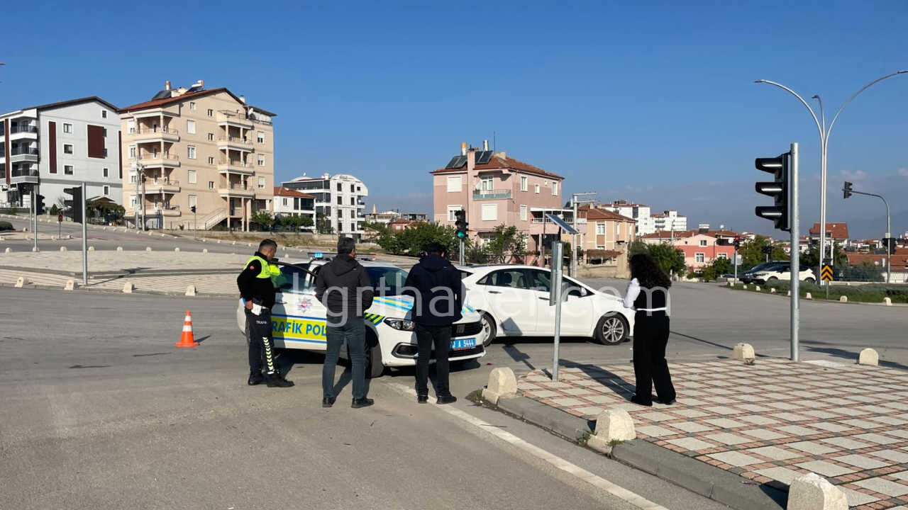 Karamanda Kavsakta Carpistilar 1 Yarali0