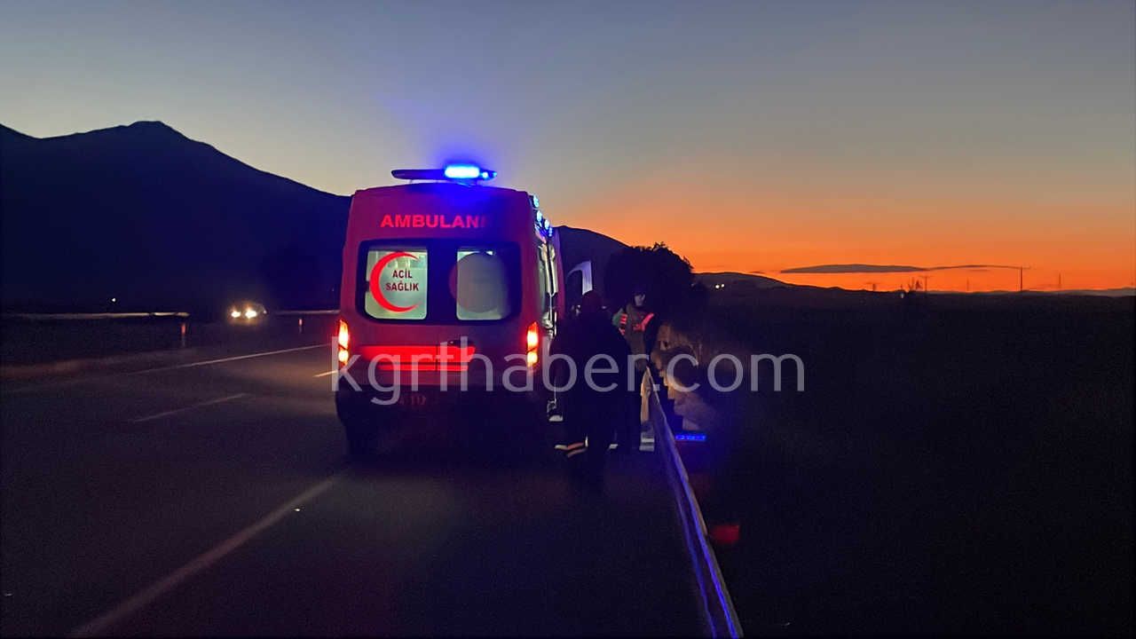 Karamanda Kavsakta Kaza Ucuz Atlatildi Yasli Surucuye Jandarma Sefkati10