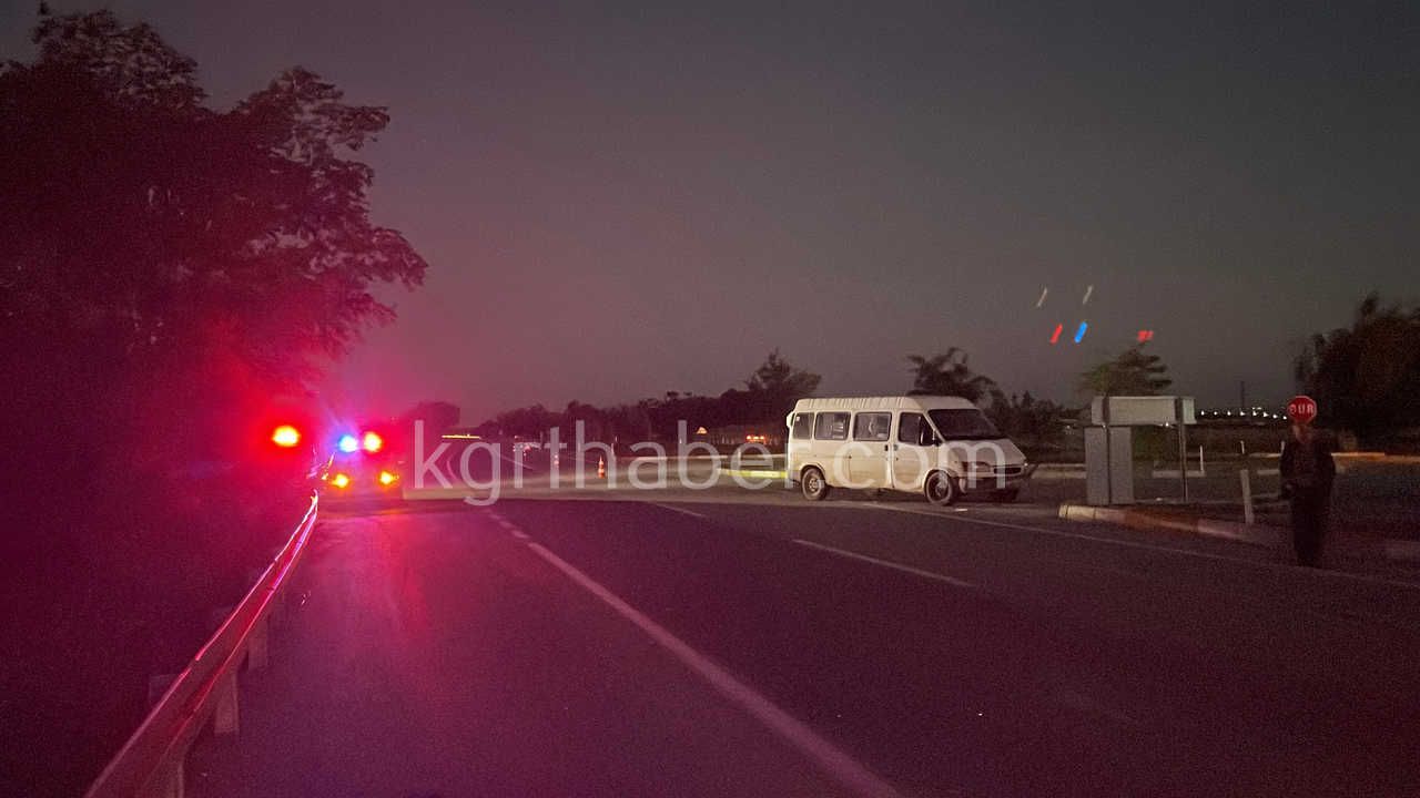 Karamanda Kavsakta Kaza Ucuz Atlatildi Yasli Surucuye Jandarma Sefkati11