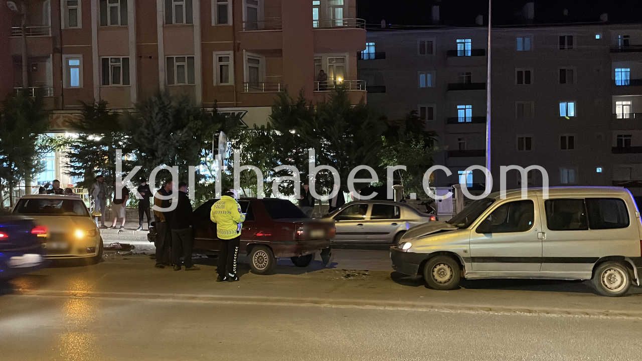 Karamanda Kaza Ustune Kazada 2 Kisi Yaralandi O Anlar Kamerada11