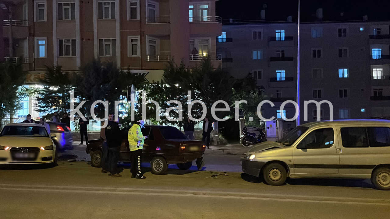 Karamanda Kaza Ustune Kazada 2 Kisi Yaralandi O Anlar Kamerada12