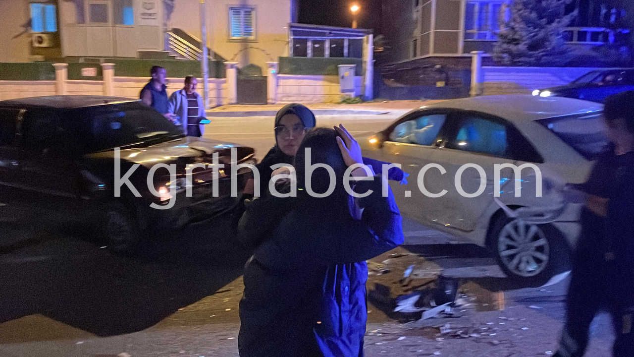 Karamanda Kaza Ustune Kazada 2 Kisi Yaralandi O Anlar Kamerada2