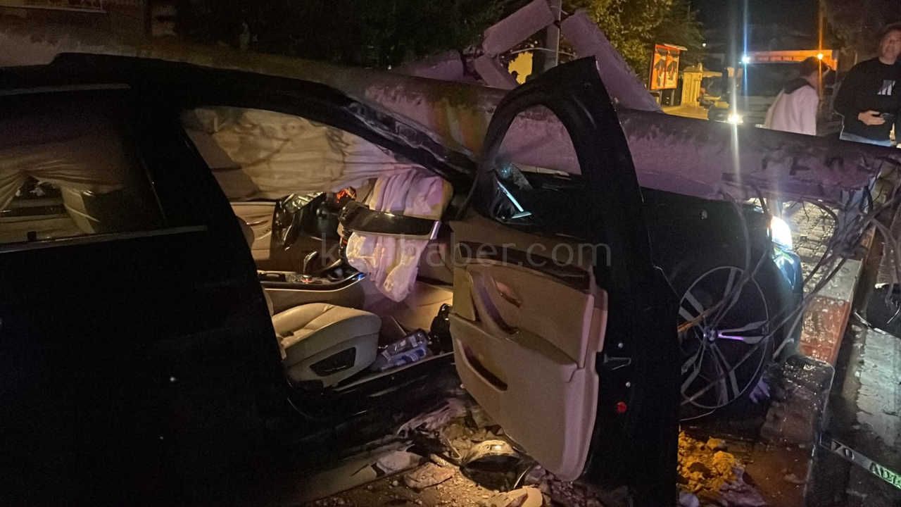 Karamanda Kontrolden Cikan Otomobil Aydinlatma Diregini Devirdi 2 Yarali10
