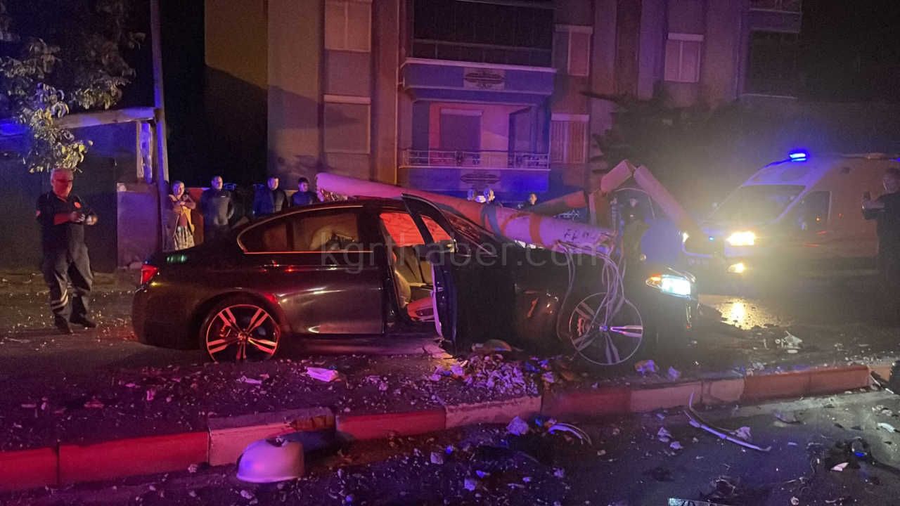 Karamanda Kontrolden Cikan Otomobil Aydinlatma Diregini Devirdi 2 Yarali12