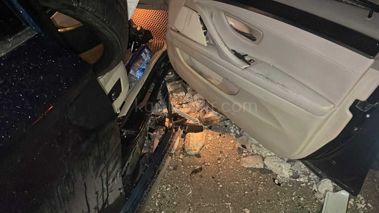 Karamanda Kontrolden Cikan Otomobil Aydinlatma Diregini Devirdi 2 Yarali8