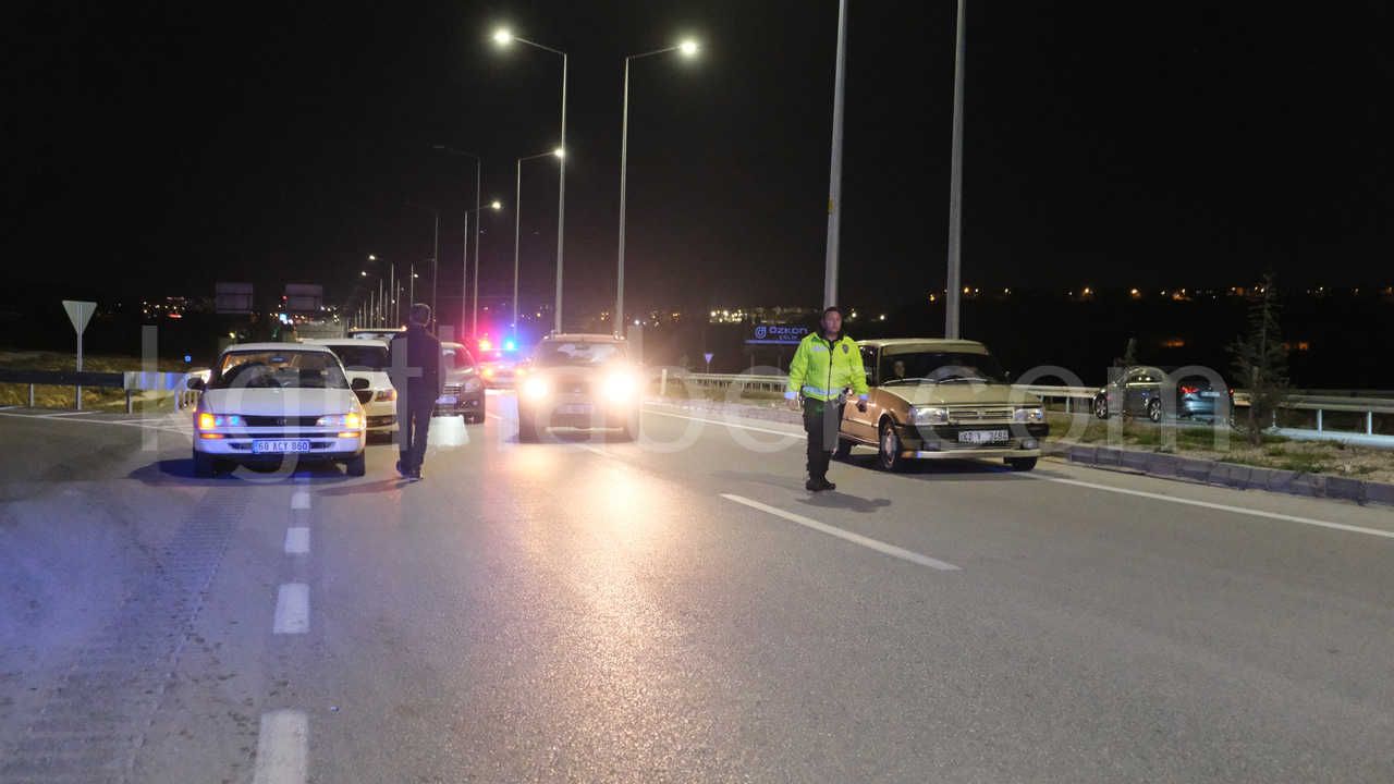 Karamanda Koprude Hareketli Dakikalar Jandarma Son Anda Kurtardi5