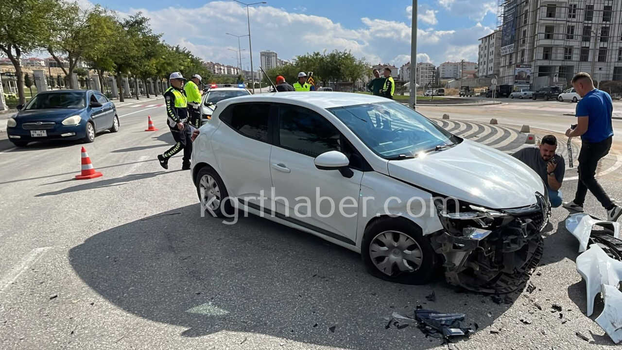 Karamanda Minibusle Otomobil Carpisti 2Si Cocuk 3 Yarali0