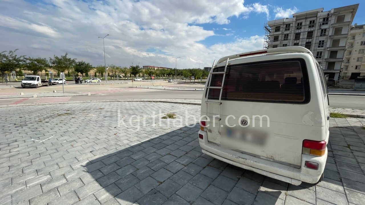 Karamanda Minibusle Otomobil Carpisti 2Si Cocuk 3 Yarali1