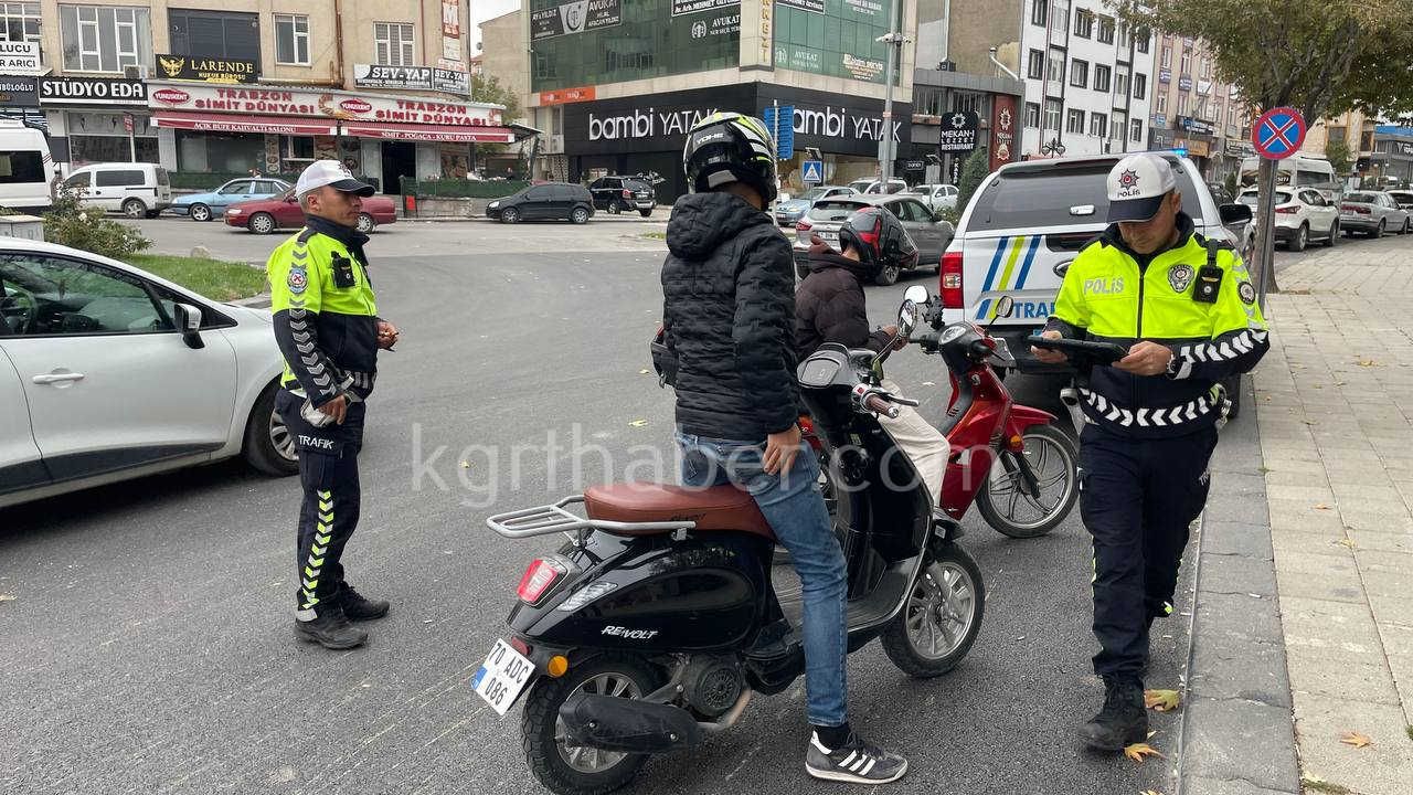 Karamanda Motosiklet Denetimleri Hiz Kesmeden Devam Ediyor4