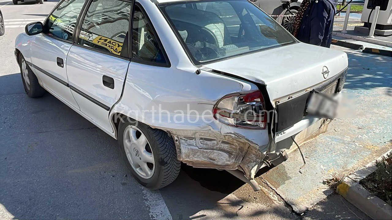 Karamanda Motosikletle Otomobil Carpisti 1 Agir Yarali0