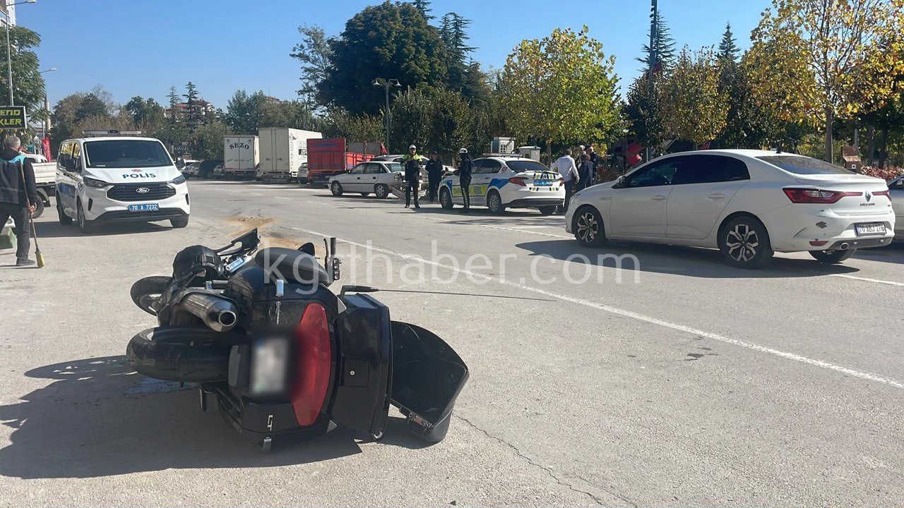 Karamanda Motosikletle Otomobil Carpisti 1 Agir Yarali1